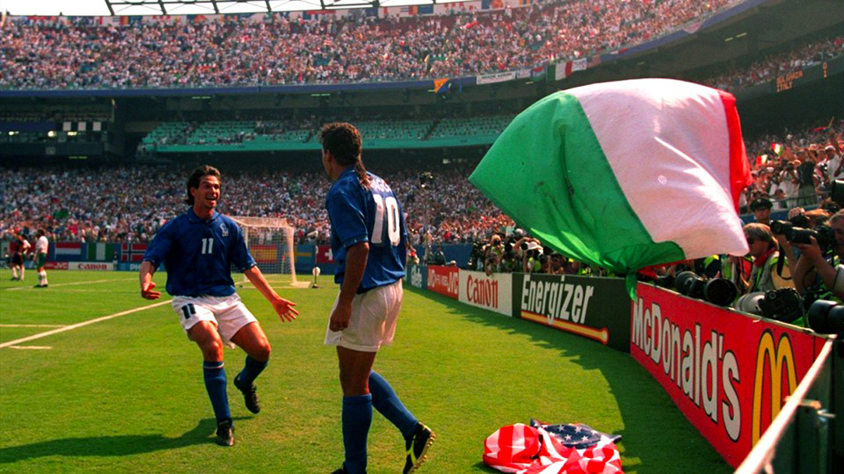 https://gentlemanultra.files.wordpress.com/2018/06/demetrio-albertini-rushes-to-congratulate-roberto-baggio-after-his-second-goal-for-italy-in-their-2-1-win-over-bulgaria-in-the-1994-fif.jpg